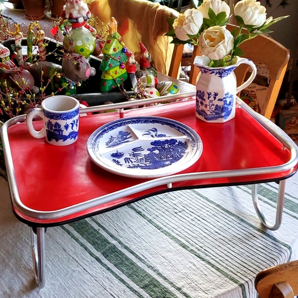 💥SOLD💥MCM Folding Tray - Picture 2 of 8